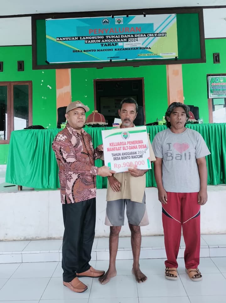 Pemdes Bonto Maccini Salurkan Bantuan Langsung Tunai 2024