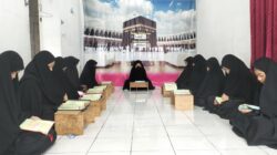 Siswi SMA IT Al-Hikmah Amanah Ummah Maros Selesaikan Tasmi’ 7 Juz