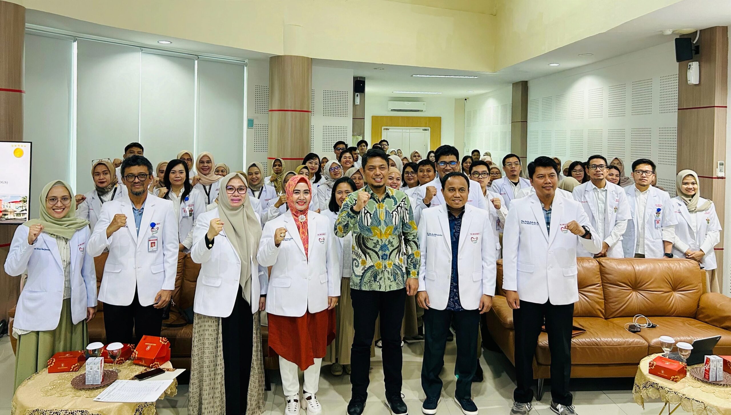 FKG Unhas Sambut Mahasiswa Baru Spesialis, Magister dan Doktor Semester Genap Tahun Ajaran 2024/2025