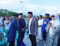 Minta Warga Tak Konvoi, Bupati Andi Utta Disambut Salawat Badar