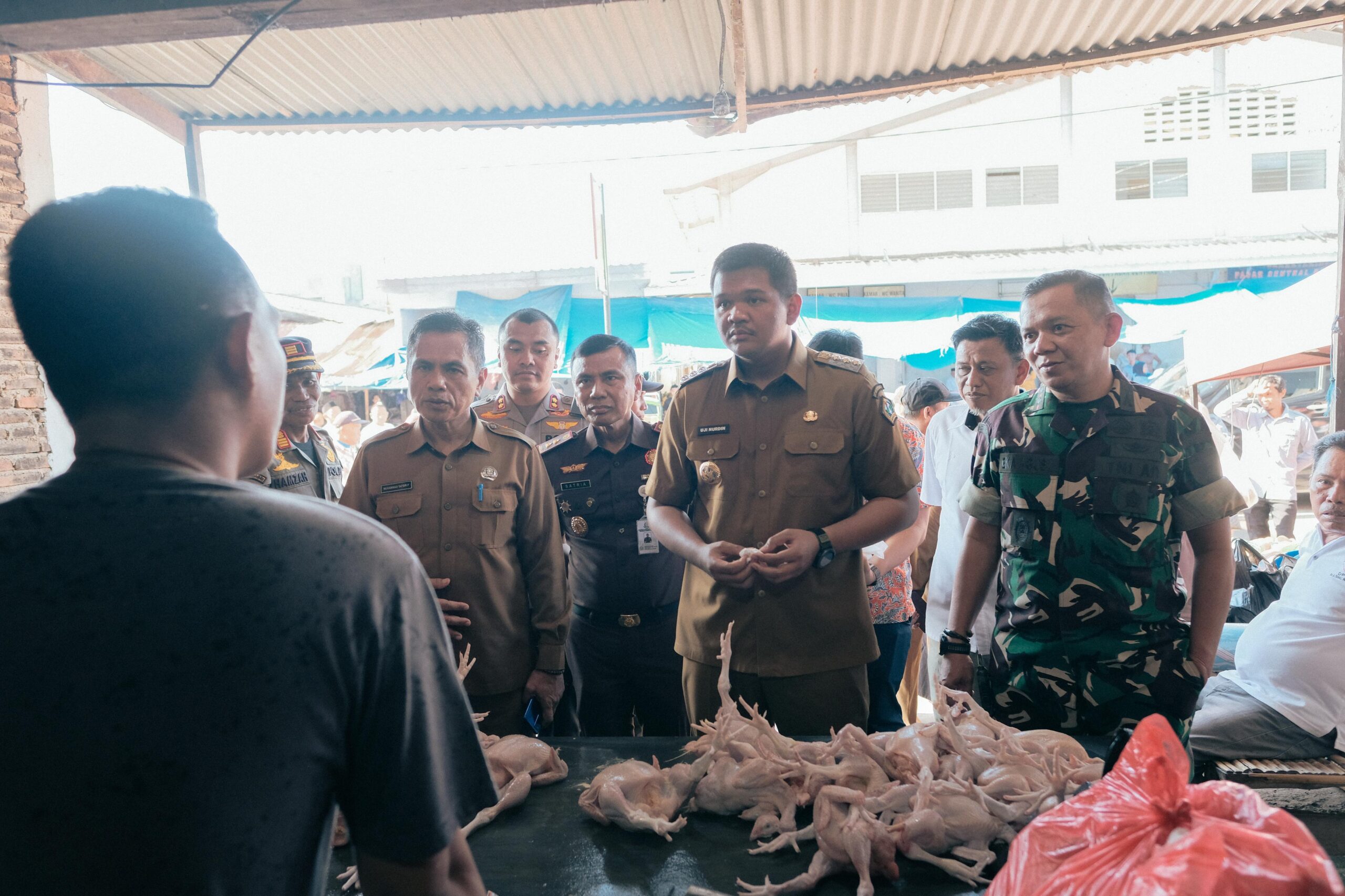 TPID Bantaeng Tinjau Stok Harga Bahan Pokok, Bupati Bantaeng Uji Nurdin: Masih Stabil