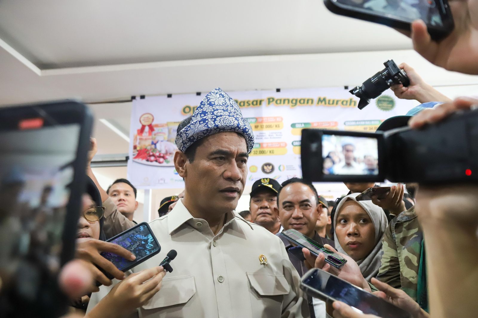 Ramadhan Tenang, Mentan Amran dan Wamentan Sudaryono Operasi Pasar di Palembang
