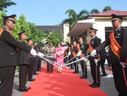 Tradisi Pedang Pora, Pengalungan Lipa Lotong, Anggaru Hingga Tari Pa’duppa Sambut Kedatangan AKBP Restu Wijayanto