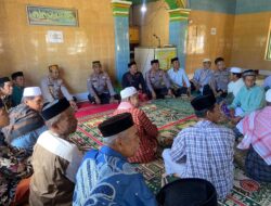 Kapolres Jeneponto Safari Jumat di Desa Samataring, Kepala Desa Apresiasi! Kapolres Jeneponto Safari Jumat di Desa Samataring, Kepala Desa Apresiasi!