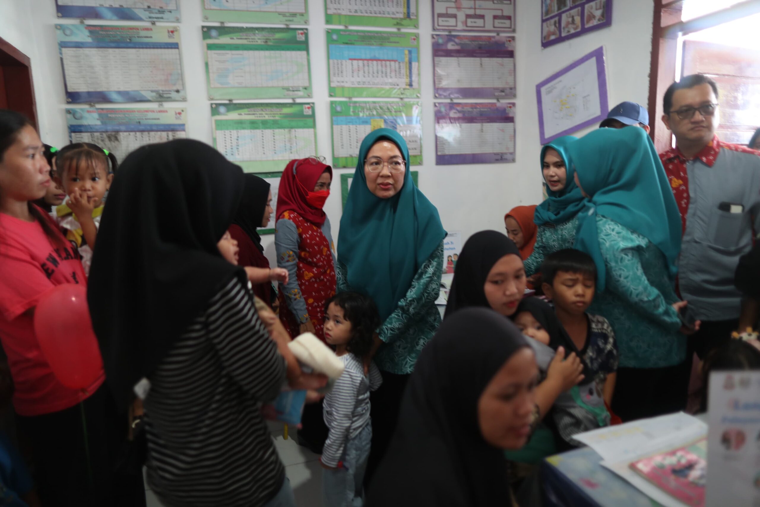 Dorong Peningkatan Layanan Kesehatan, Ketua TP PKK Tinjau Posyandu Era Baru Nusa Indah 4