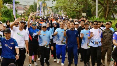 Gubernur Andi Sudirman Sulaiman Jadi Rebutan Swafoto di Fun Run Luwu Timur 2025 dan Anti Mager Sulsel