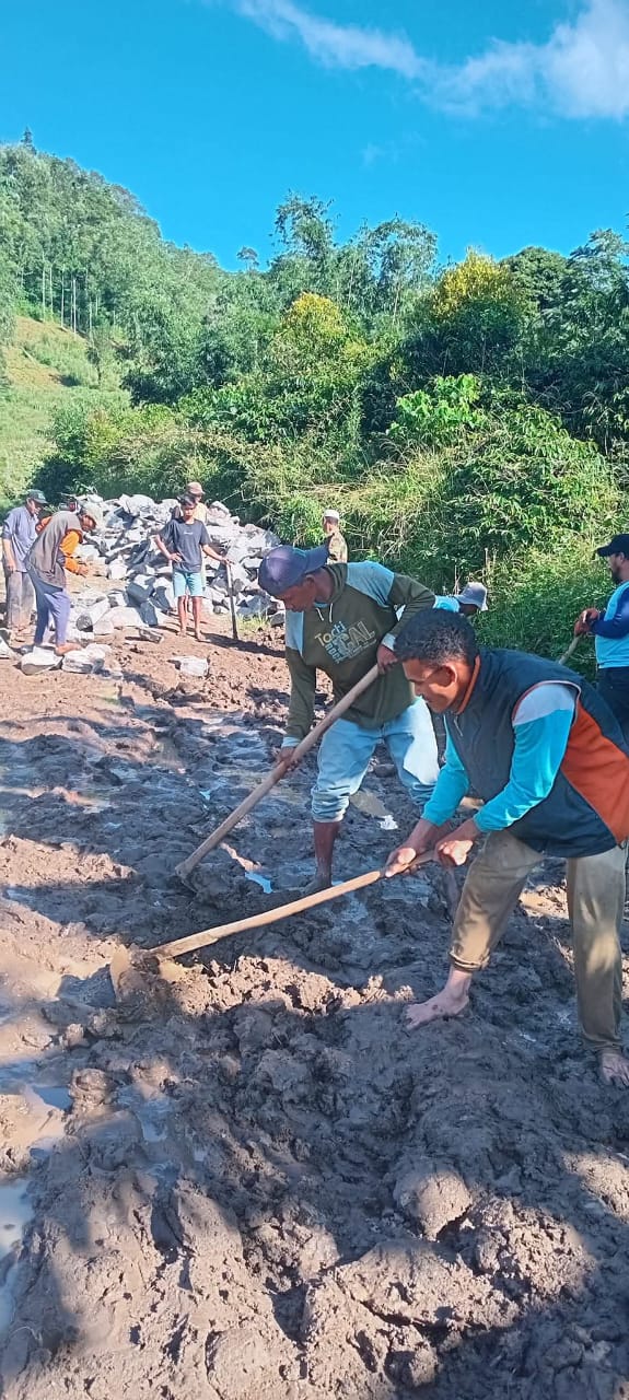 Waduuh! Desa Bonto Lojong Ramai di Perbincangkan, Warga Perbaiki Jalan Tanpa Bantuan Pemerintah