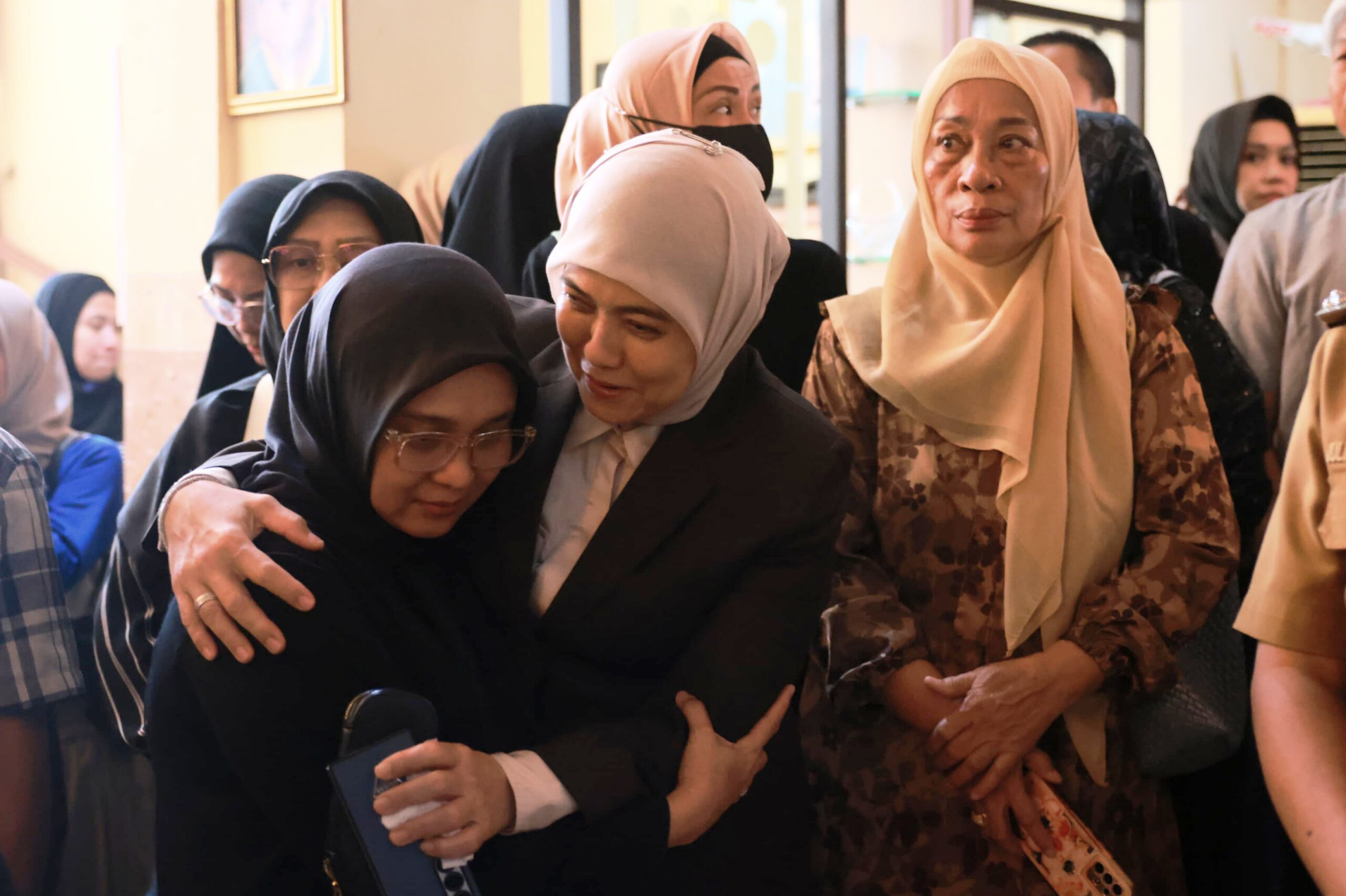 Aliyah Mustika Ilham Saksikan Langsung Pelepasan Jenazah Komjen (Purn) Jusuf Manggabarani