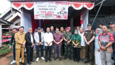 Gubernur Sulsel Tinjau Langsung Proses Pencoblosan PSU di Kota Palopo