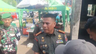 Denmadam XIV/Hasanuddin Kembali Bagikan Makanan Gratis bagi Warga