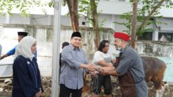 Pemkot Makassar, Bagikan Daging Kurban Kepada Pegawai dan Petugas Kebersihan
