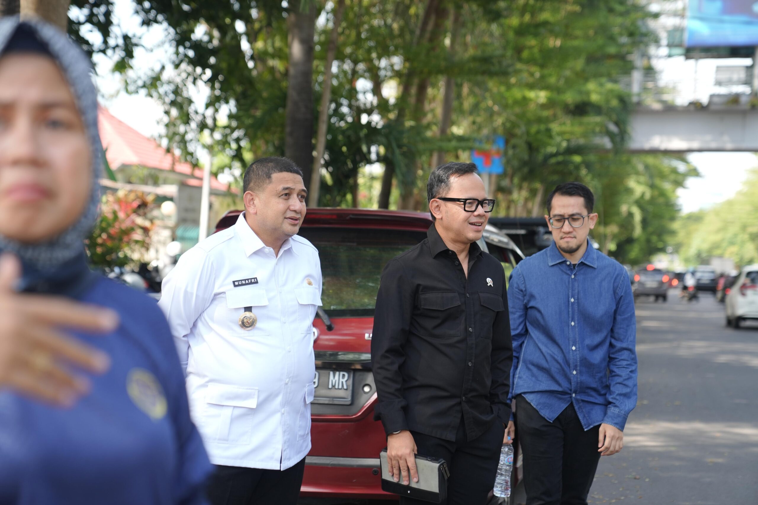 Wamendagri dan Walikota Makassar Awali Kegiatan dengan Jogging dan Sidak Damkarmat