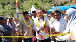 Hamka B. Kady Bersama Islam Iskandar Resmikan Jembatan Gantung di Jeneponto