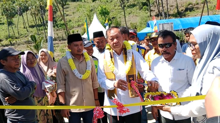 Hamka B. Kady Bersama Islam Iskandar Resmikan Jembatan Gantung di Jeneponto