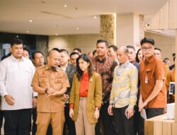 Bersama Menteri Komunikasi, Bupati Uji Nurdin Hadiri HIPMI Sulsel X MVT Connet 2025