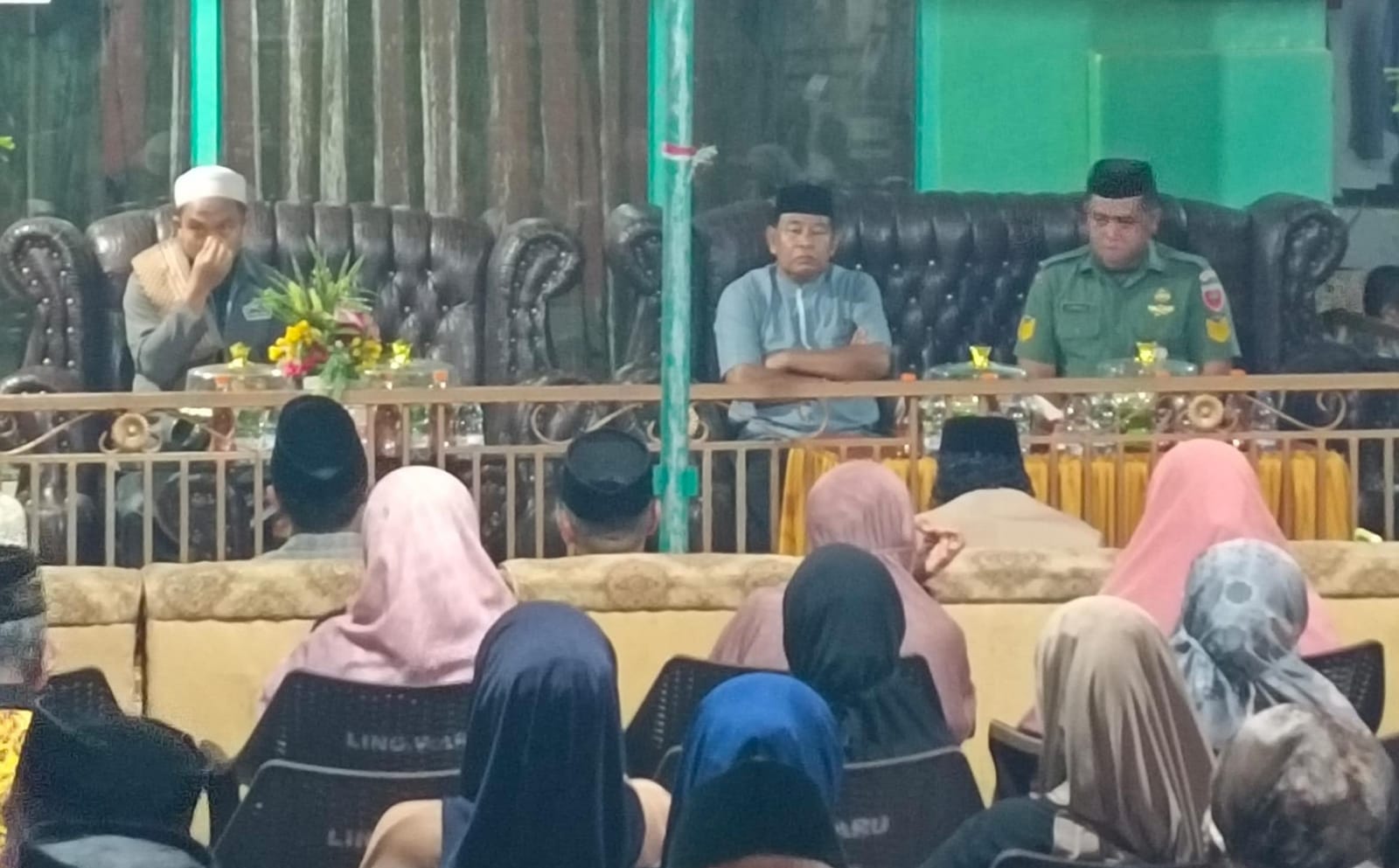 Lurah Apala Hadiri Takziah Tokoh Agama dan Imam Kelurahan H. Adam P. BA