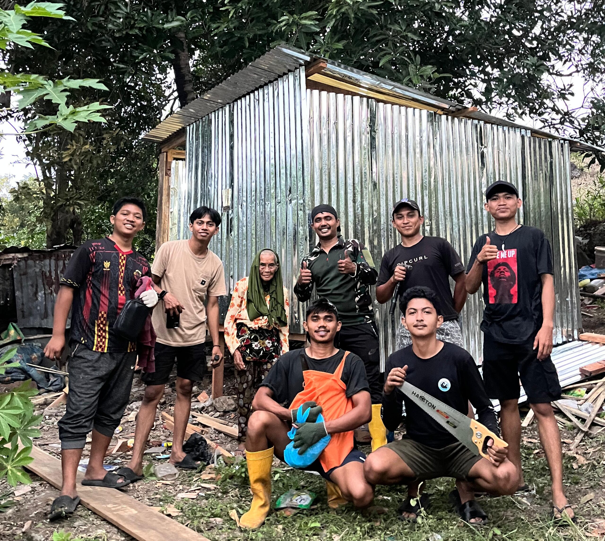 Pemdes Altar Kolaborasi Pemuda Desa Rehab Rumah Huni Lansia Miskin