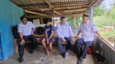 Motivasi Anak, Plt Kadisdik Jeneponto Sambangi Anak Putus Sekolah