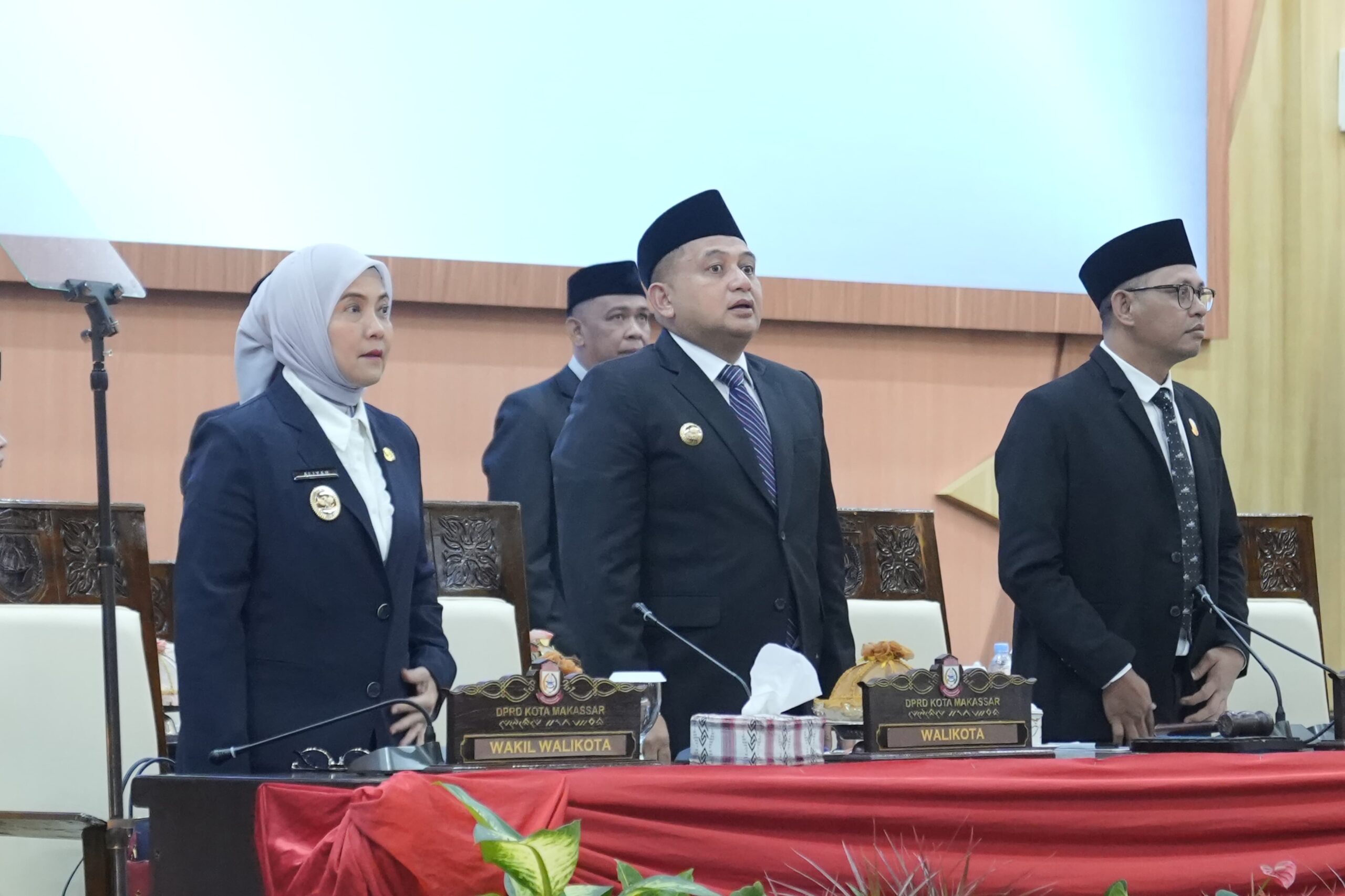 Munafri-Aliyah Hadiri Pengukuhan PAW Prof. Dr. Apiaty K. Amin Syam di DPRD Kota Makassar