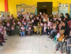Upaya Penanggulangan Stunting di Jeneponto, 86 Anak Terima Bantuan Susu Formula Upaya Penanggulangan Stunting di Jeneponto, 86 Anak Terima Bantuan Susu Formula
