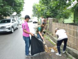 Seluruh OPD Tampak Kompak Gerakan Jum’at Bersih di Berbagai Lokasi Berbeda Seluruh OPD Tampak Kompak Gerakan Jum’at Bersih di Berbagai Lokasi Berbeda