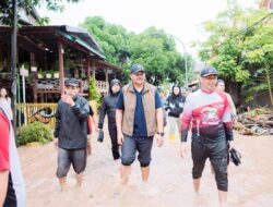 Bupati Bantaeng Harap Warga Terkena Dampak Banjir Hubungi Call Center Siaga Bencana Bupati Bantaeng Harap Warga Terkena Dampak Banjir Hubungi Call Center Siaga Bencana