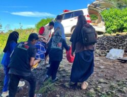 Evakuasi Ibu Bersalin di Dusun Muntea, Tim PSC Loka Tembus Wilayah Rawan Bencana Evakuasi Ibu Bersalin di Dusun Muntea, Tim PSC Loka Tembus Wilayah Rawan Bencana