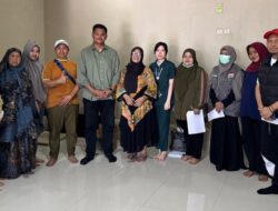 Bupati dan Wakil Bupati Tinjau Langsung Posko Kesehatan di Lokasi Banjir Bupati dan Wakil Bupati Tinjau Langsung Posko Kesehatan di Lokasi Banjir