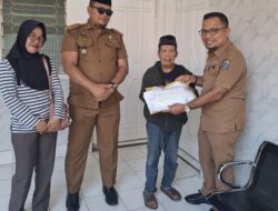 Dinas Dukcapil Jeneponto Kembali Respon Cepat Kakek Lansia Urus Admidbuk Dinas Dukcapil Jeneponto Kembali Respon Cepat Kakek Lansia Urus Admidbuk