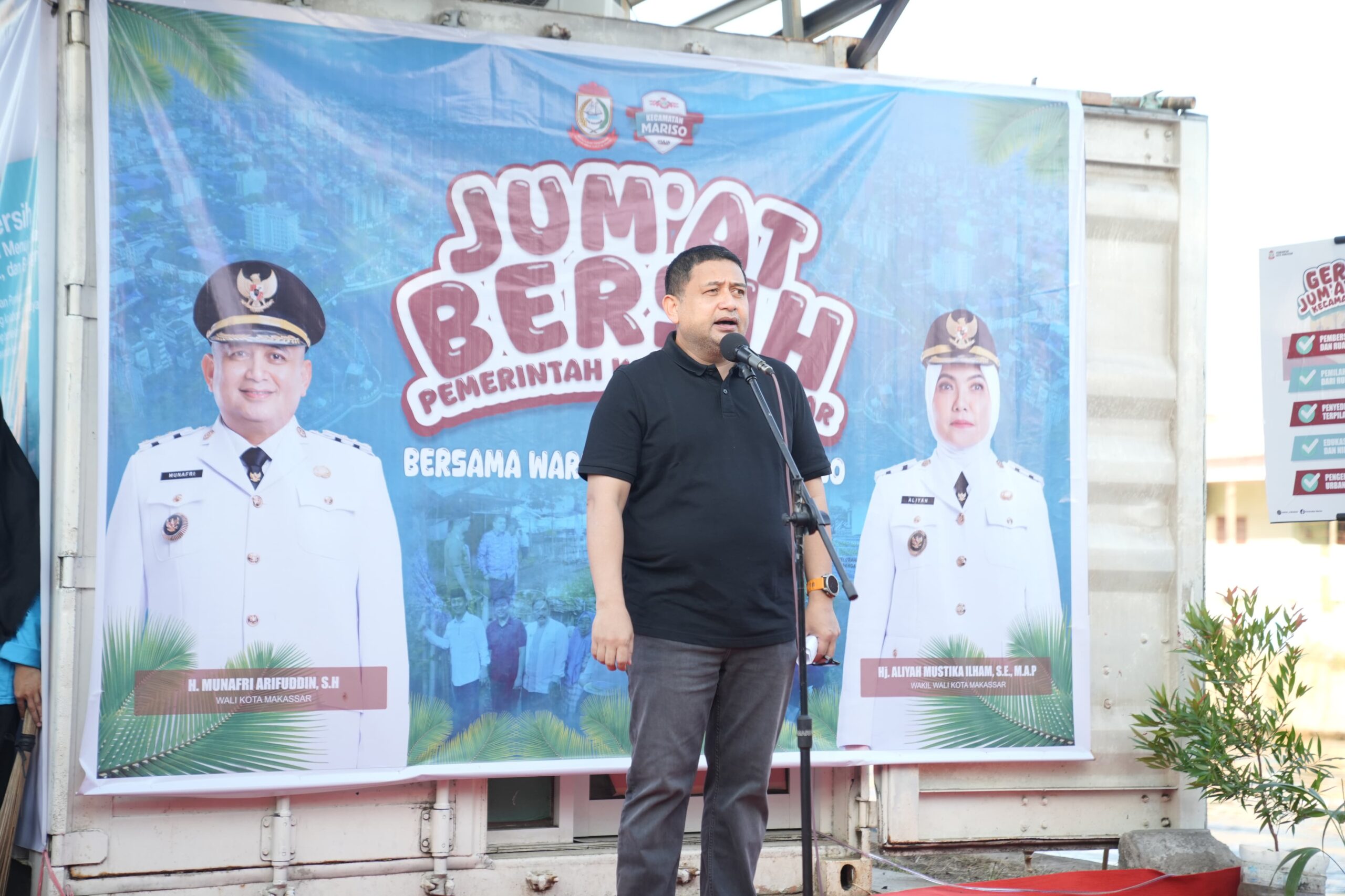 Jumat Bersih Jadi Momentum, Warga Makassar Diajak Ubah Sampah Jadi Berkah