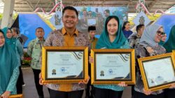 Sukses Jalankan Pogram Quick Wins BKKBN, Bupati Uji Nurdin Terima Penghargaan
