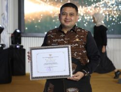 Wali Kota Makassar Terima Penghargaan Kota Layak Anak Kategori Nindya