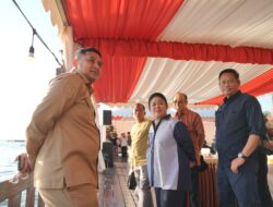 Munafri Temani Titiek Soeharto dan Amran Sulaiman Nikmati Sunset di Kapal Phinisi