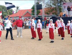 Meriahkan HUT ke 80 RI, Camat Turatea bersama Kades Paitana Lepas Peserta Gerak Jalan Indah