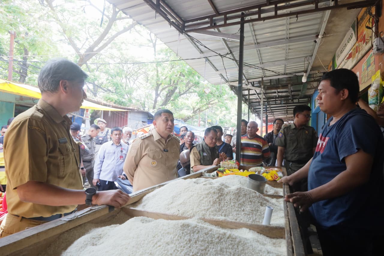 Munafri Pastikan Harga Pangan Terkendali di Pasar Makassar