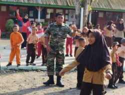 Babinsa Apala Gelar Komsos di UPT SD Inpres 3/77 dan UPT SDN 206 Apala