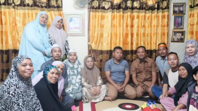 Kunjungi Rumah Duka Abay, Gubernur Sulsel Berikan Bantuan untuk Ringankan Beban dan Moril kepada Keluarga Ditinggalkan