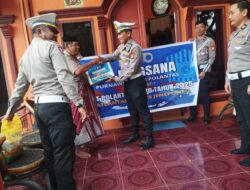 Di HKN, Satlantas Polres Jeneponto Bagikan Coklat Kepengguna Jalan