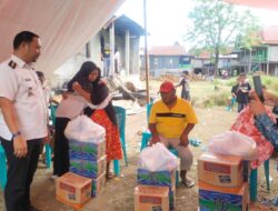 Gerak Cepat!, Camat bersama Tim Penggerak PKK Tamalatea Serahkan Bantuan