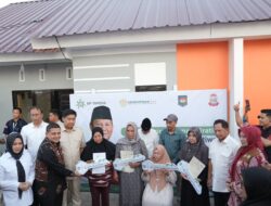 Wali Kota Makassar Dampingi Mendagri dan Menteri PKP Serahkan Rumah untuk Keluarga Korban Demontrasi
