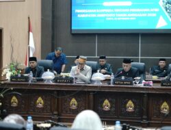 Kompak! Bupati dan Wabup Jeneponto serta Ketua DPRD Hadiri Pengesahan Ranperda APBD Perubahan 2025