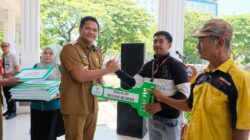 Sinergi Pemkab dan BAZNAS, Bupati Bantaeng Serahkan Bantuan ZIS