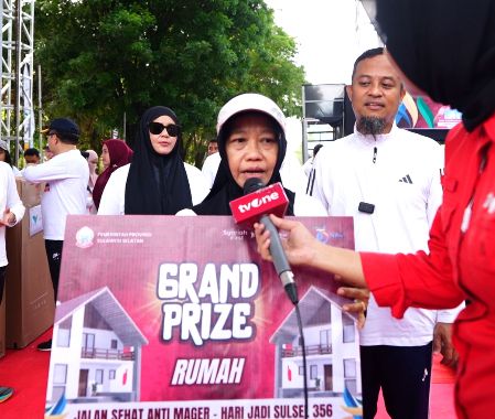 Ibu Rumah Tangga Dapat Hadiah Rumah Jalan Sehat Anti Mager Peringatan 356 Sulsel