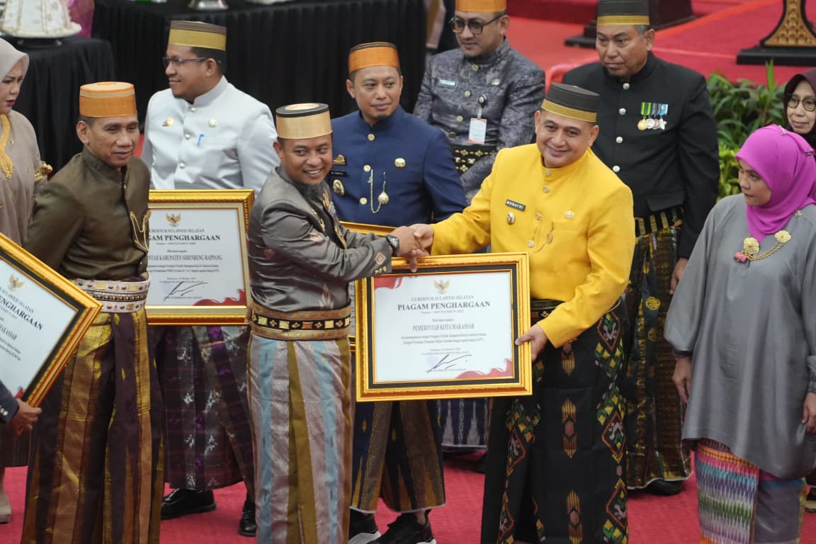 Pemkot Makassar Borong Tiga Penghargaan di Hari Jadi Sulsel ke-356