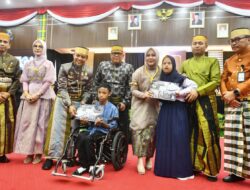 Gubernur Sulsel Berikan Tabungan Pendidikan untuk 902 Siswa Disabilitas