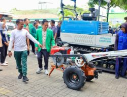 Bupati Bone Serahkan Bantuan Alsintan untuk IAIN Bone