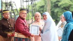 Upacara Kota Makassar Ke-418, Munafri-Aliyah Berbagi Bantuan Pendidikan hingga Penghargaan