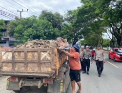 Bahayakan Pengguna Jalan Lain, Satlantas Jeneponto Ingatkan Sopir Truk Tutup Muatan