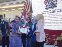 Dekranasda Kota Makassar Raih Juara 2 Parade Wastra