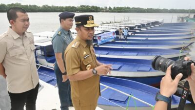 Pemprov Sulsel Salurkan 20 Kapal 5 GT untuk Nelayan Perkuat Sektor Ikan